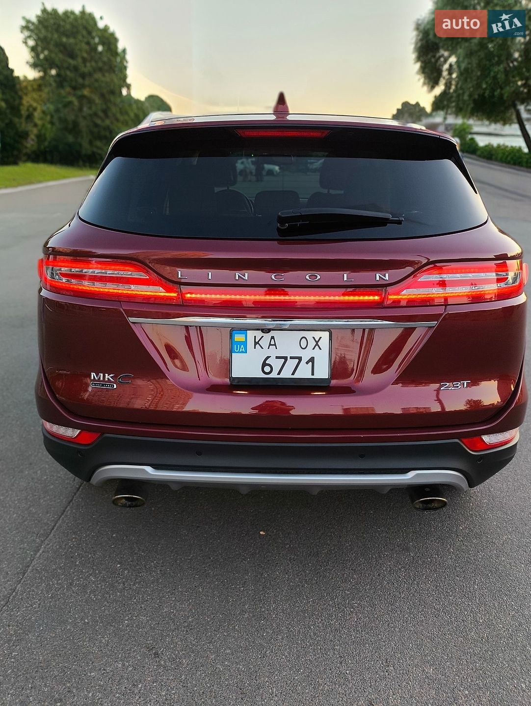 Lincoln MKC 2018 VIN 5LMTJ4DH4KUL03854 фото оголошення 4 з 27