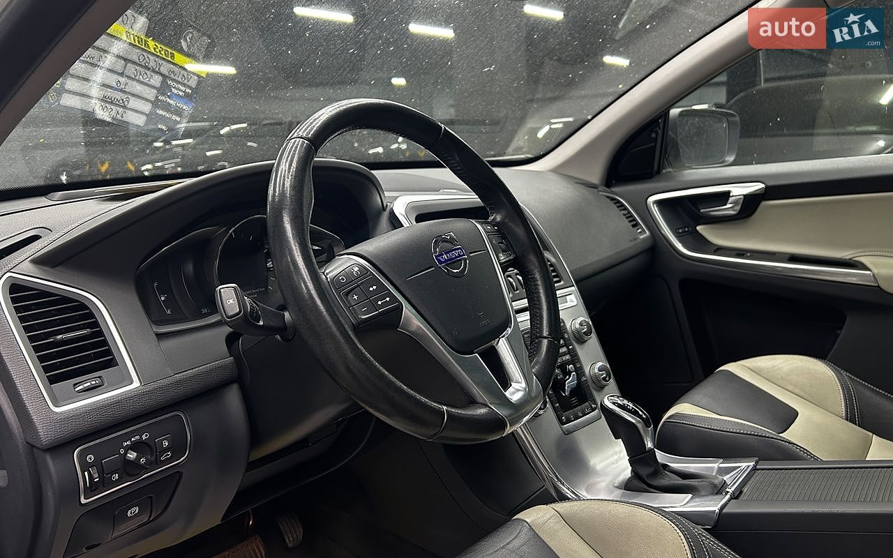 Volvo XC60 2016 VIN YV449MRR8H2107388 фото оголошення 11 з 21