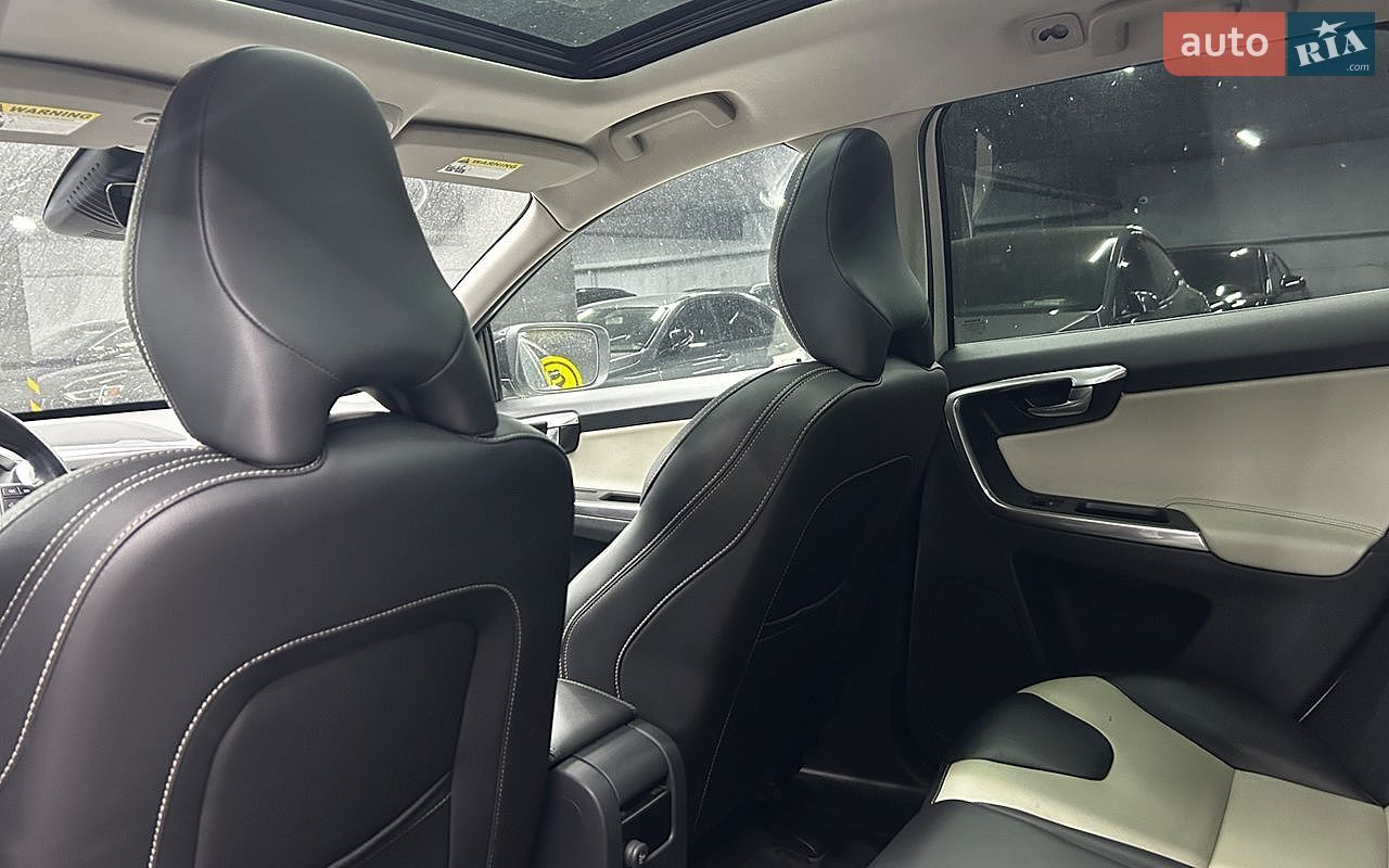 Volvo XC60 2016 VIN YV449MRR8H2107388 фото оголошення 19 з 21