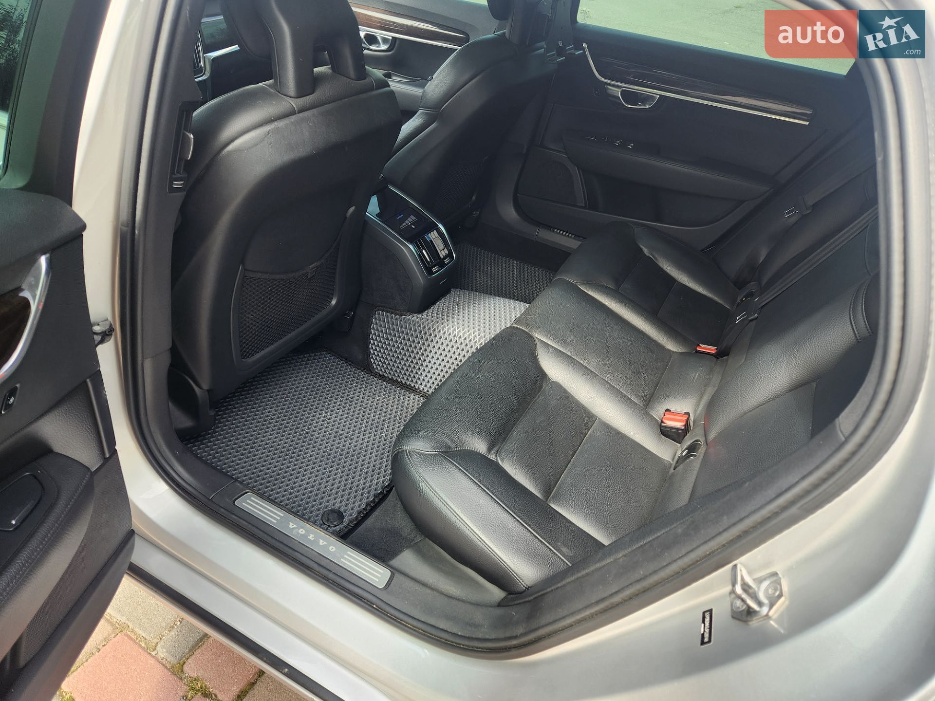 Volvo S90 2017 VIN LVY982MK6JP028748 фото оголошення 16 з 24