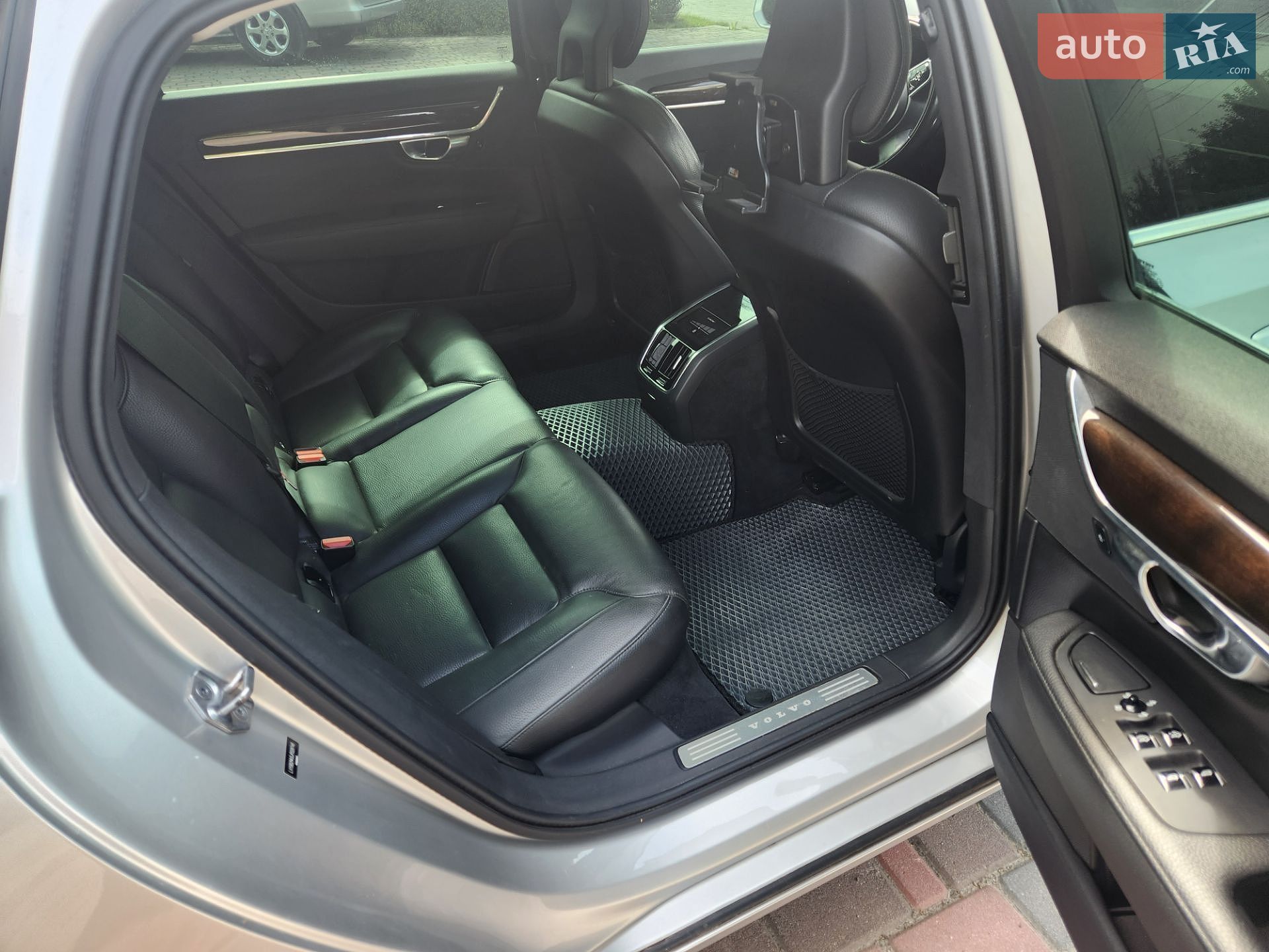 Volvo S90 2017 VIN LVY982MK6JP028748 фото оголошення 18 з 24