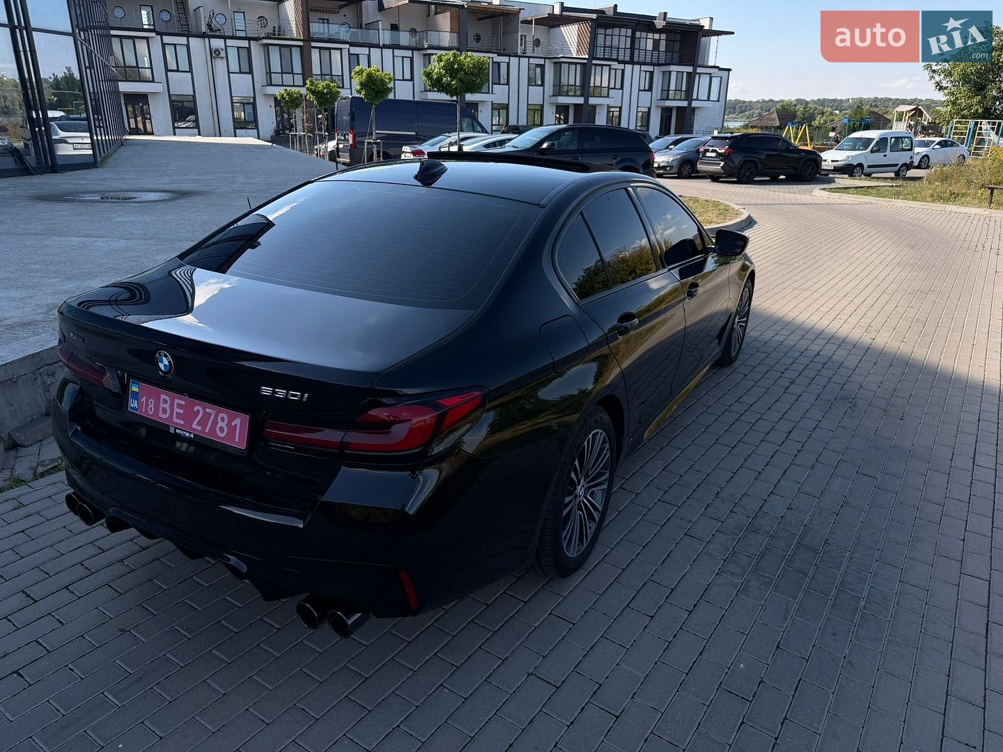 BMW 5 Series 2017 VIN WBAJA7C37HG907215 фото оголошення 7 з 36