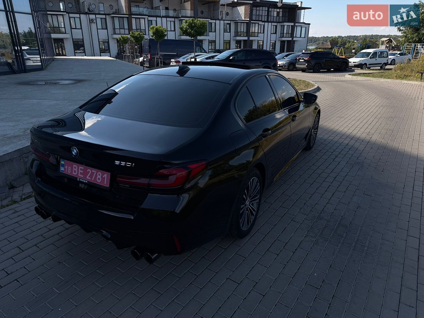 BMW 5 Series 2017 VIN WBAJA7C37HG907215 фото оголошення 8 з 36
