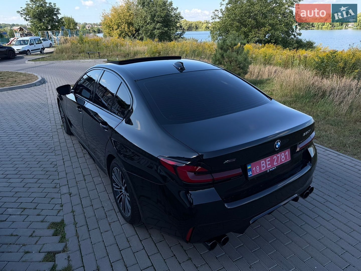 BMW 5 Series 2017 VIN WBAJA7C37HG907215 фото оголошення 9 з 36