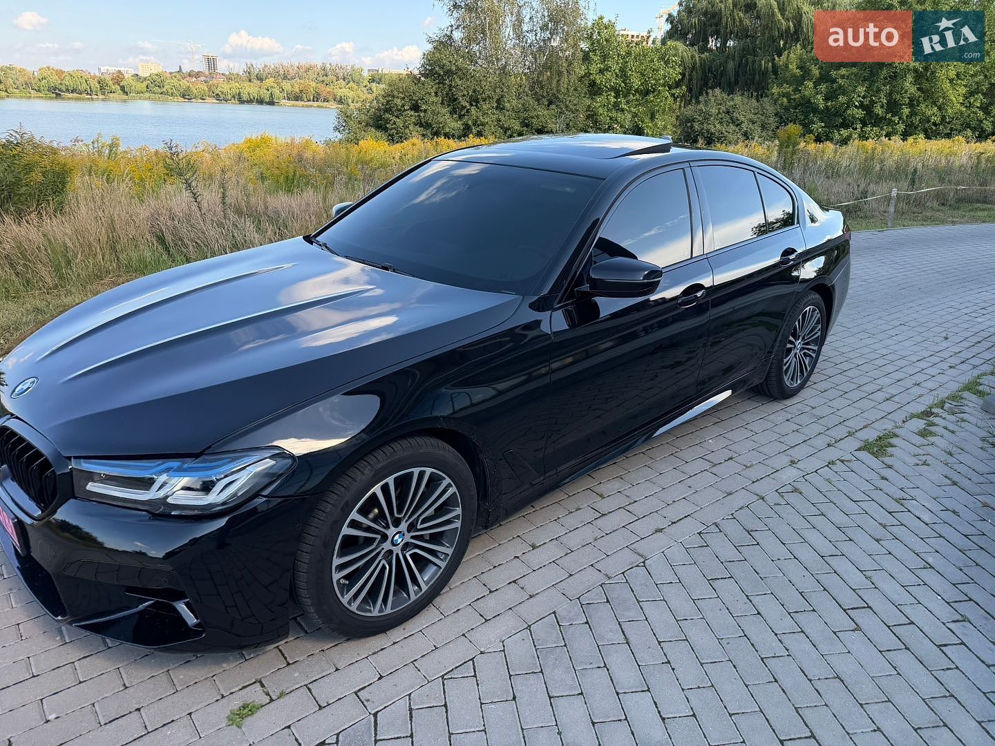 BMW 5 Series 2017 VIN WBAJA7C37HG907215 фото оголошення 5 з 36