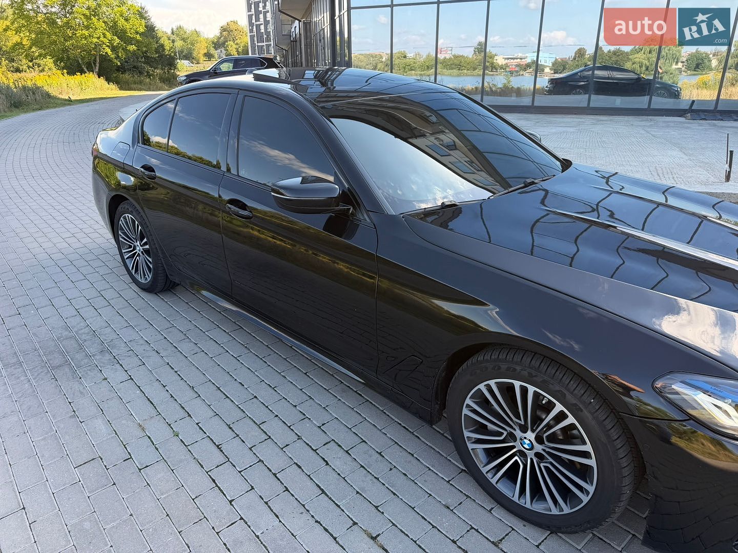 BMW 5 Series 2017 VIN WBAJA7C37HG907215 фото оголошення 6 з 36