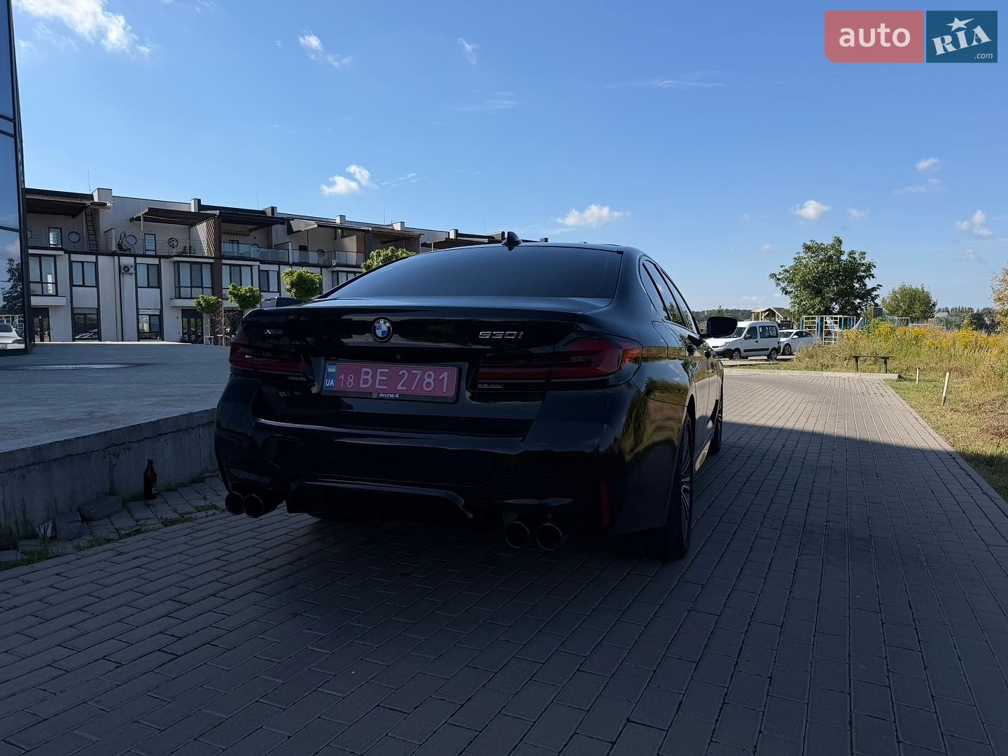BMW 5 Series 2017 VIN WBAJA7C37HG907215 фото оголошення 12 з 36