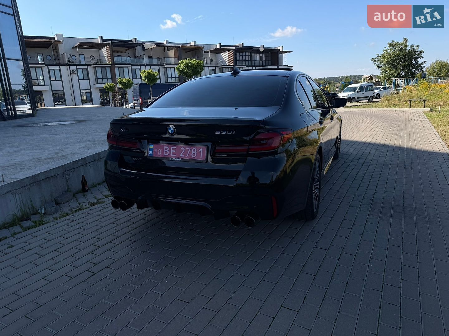 BMW 5 Series 2017 VIN WBAJA7C37HG907215 фото оголошення 11 з 36