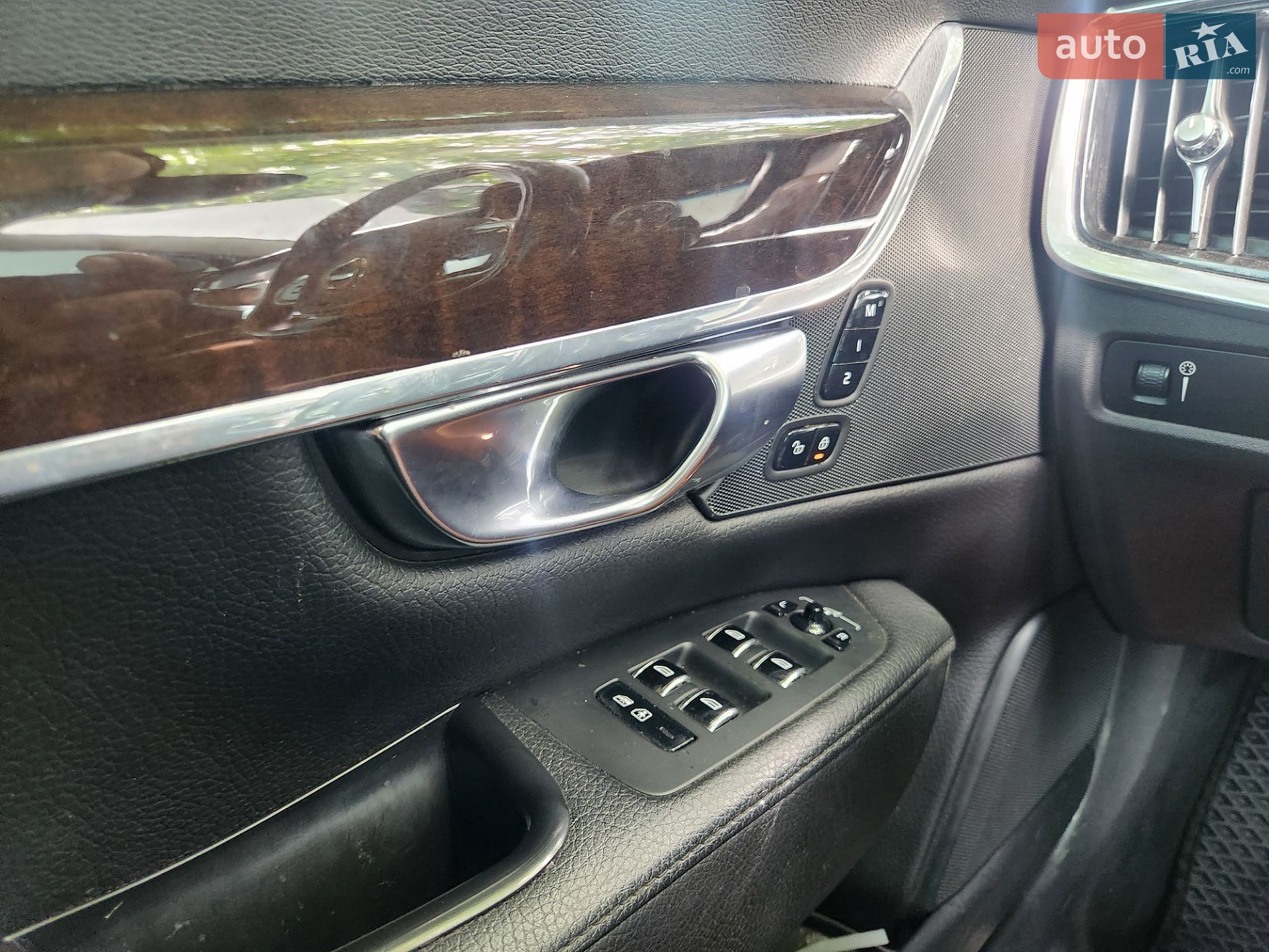 Volvo S90 2017 VIN LVY982MK6JP028748 фото оголошення 23 з 24