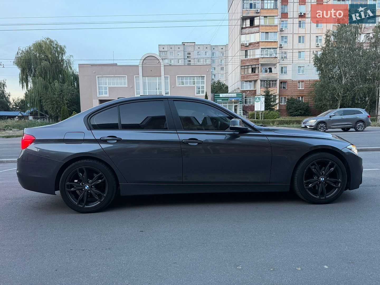 BMW 3 Series 2016 VIN WBA8E1G5XHNU13101 фото оголошення 4 з 15
