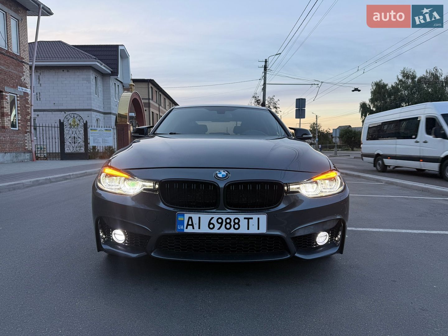 BMW 3 Series 2016 VIN WBA8E1G5XHNU13101 фото оголошення 2 з 15