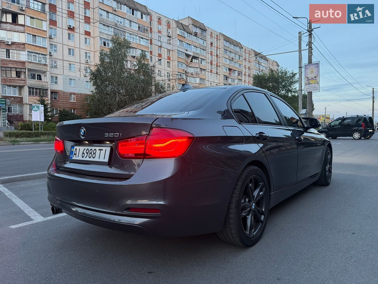 BMW 3 Series 2016 VIN WBA8E1G5XHNU13101 фото оголошення 5 з 15