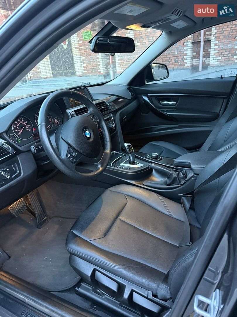 BMW 3 Series 2016 VIN WBA8E1G5XHNU13101 фото оголошення 10 з 15