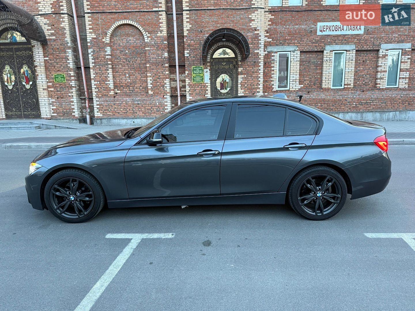 BMW 3 Series 2016 VIN WBA8E1G5XHNU13101 фото оголошення 8 з 15