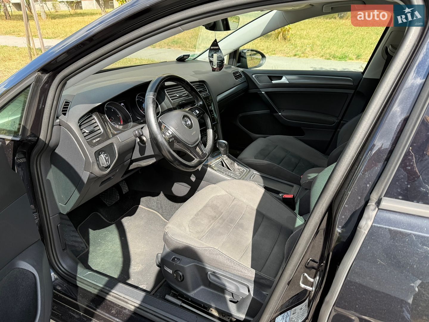 Volkswagen Golf 2017 VIN WVWZZZAUZJP546176 фото оголошення 7 з 14
