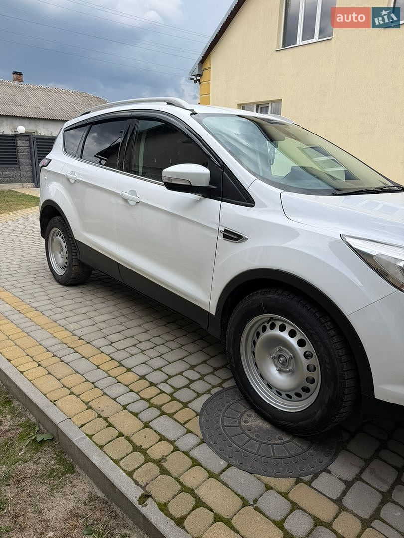Ford Kuga 2019 VIN WF0AXXWPMAKY69479 фото оголошення 2 з 14