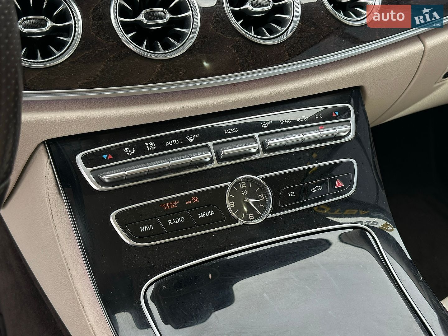 Mercedes-Benz E-Class 2018 VIN WDD1J6FB2JF008229 фото оголошення 20 з 26