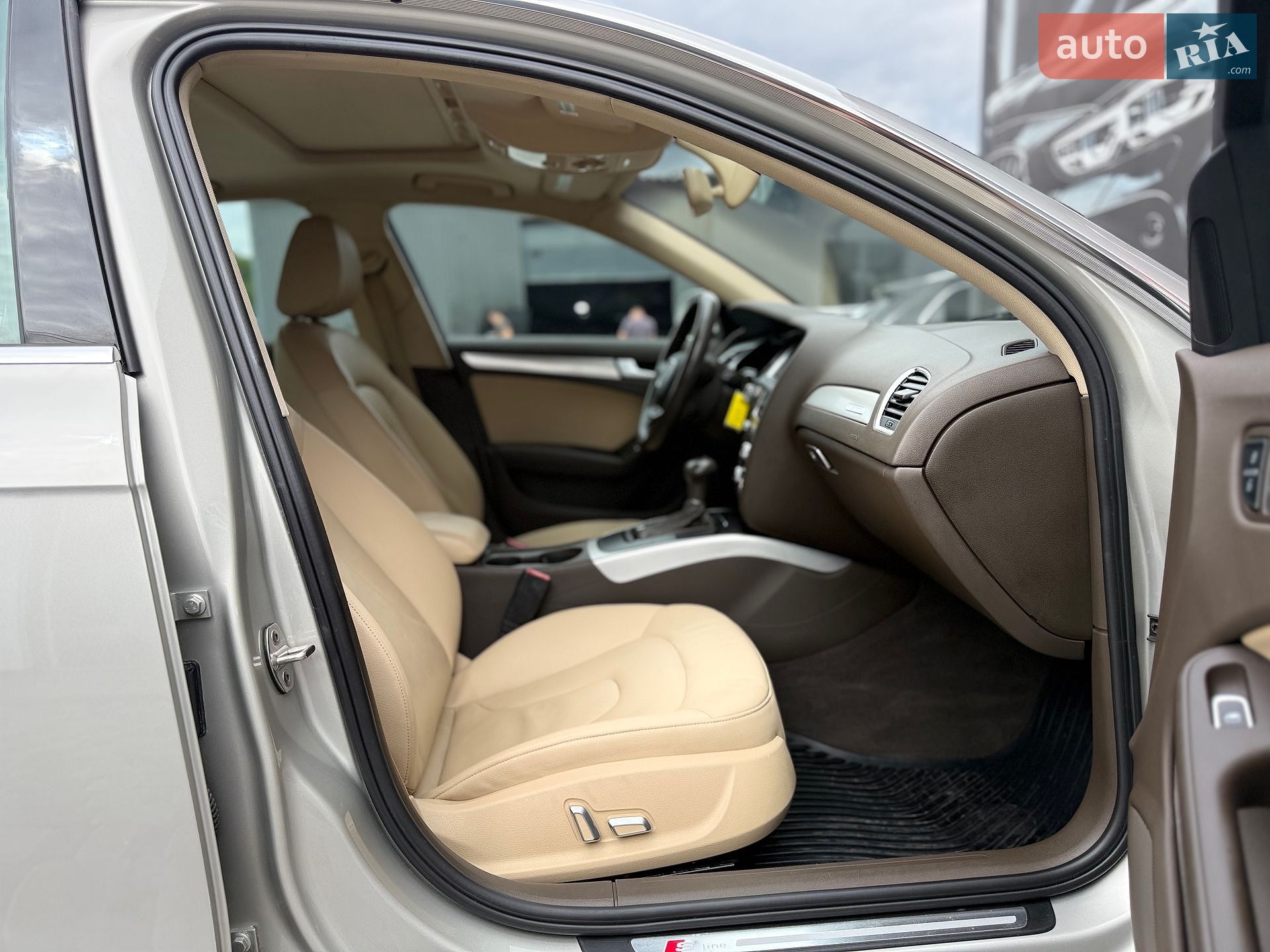 Audi A4 2015 VIN WAUBFAFL8FN029690 фото оголошення 27 з 35
