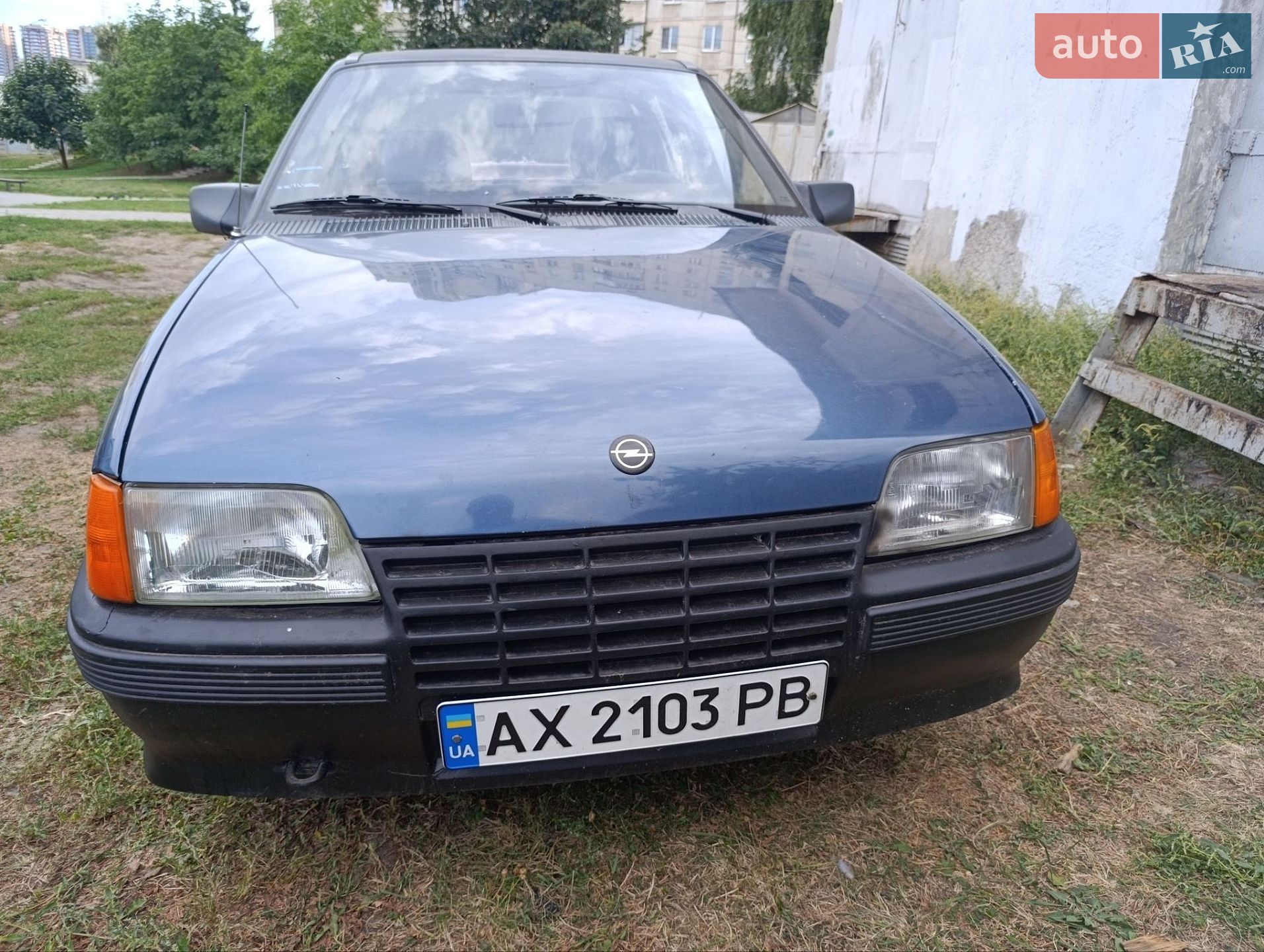 Opel Kadett 1987 VIN W0L000049H2667245 фото оголошення 2 з 19