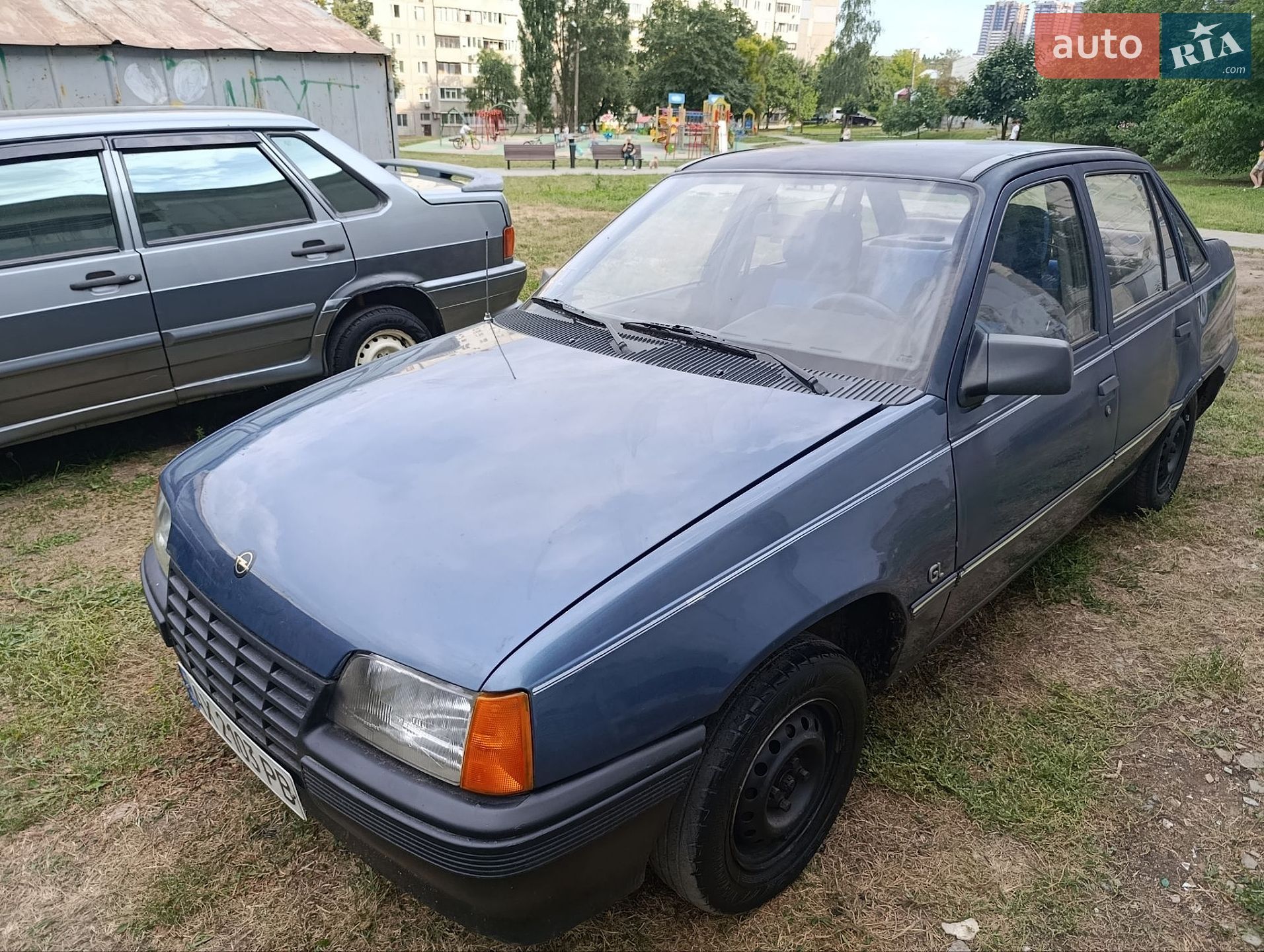 Opel Kadett 1987 VIN W0L000049H2667245 фото оголошення 4 з 19
