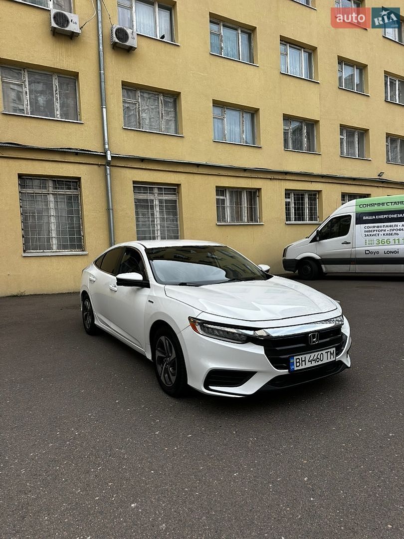 Honda Insight 2018 VIN 19XZE4F5XKE005641 фото оголошення 2 з 21