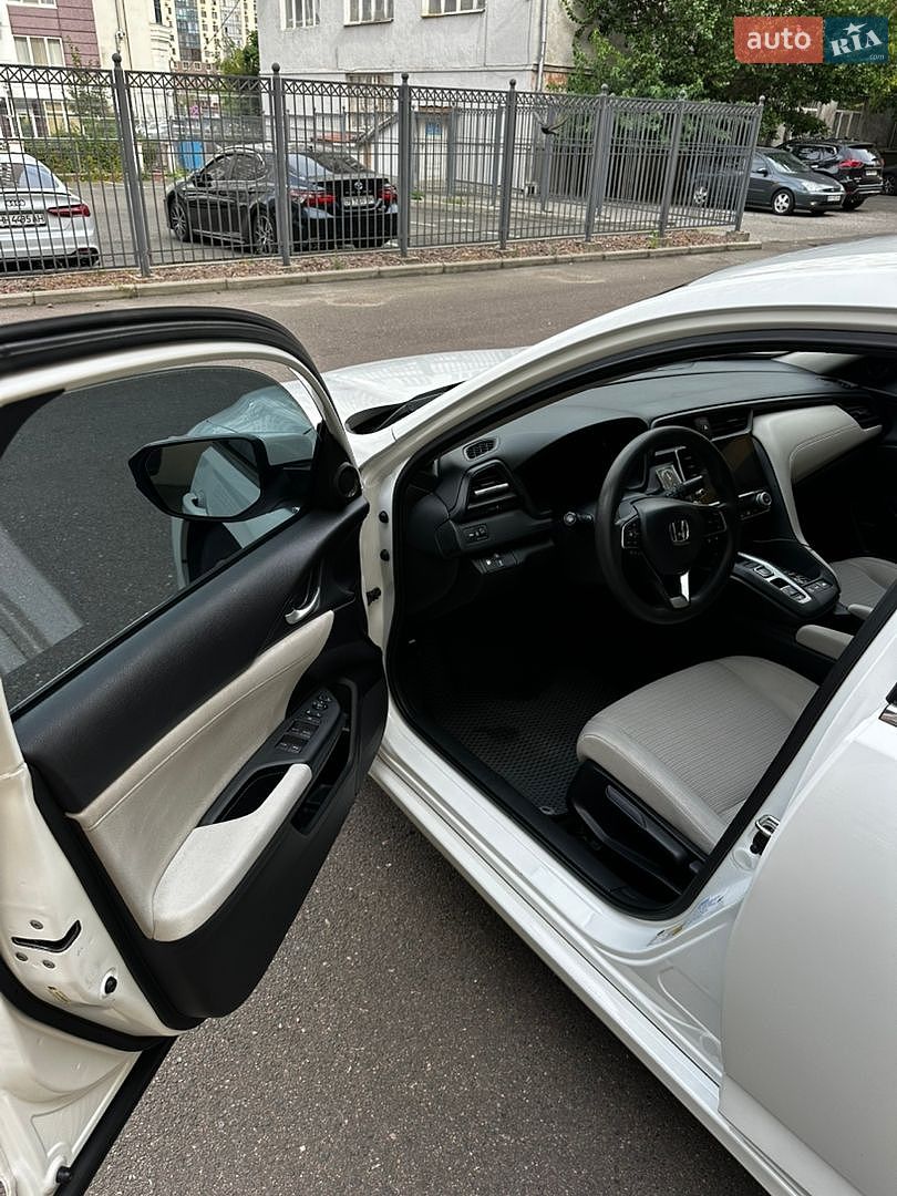 Honda Insight 2018 VIN 19XZE4F5XKE005641 фото оголошення 17 з 21