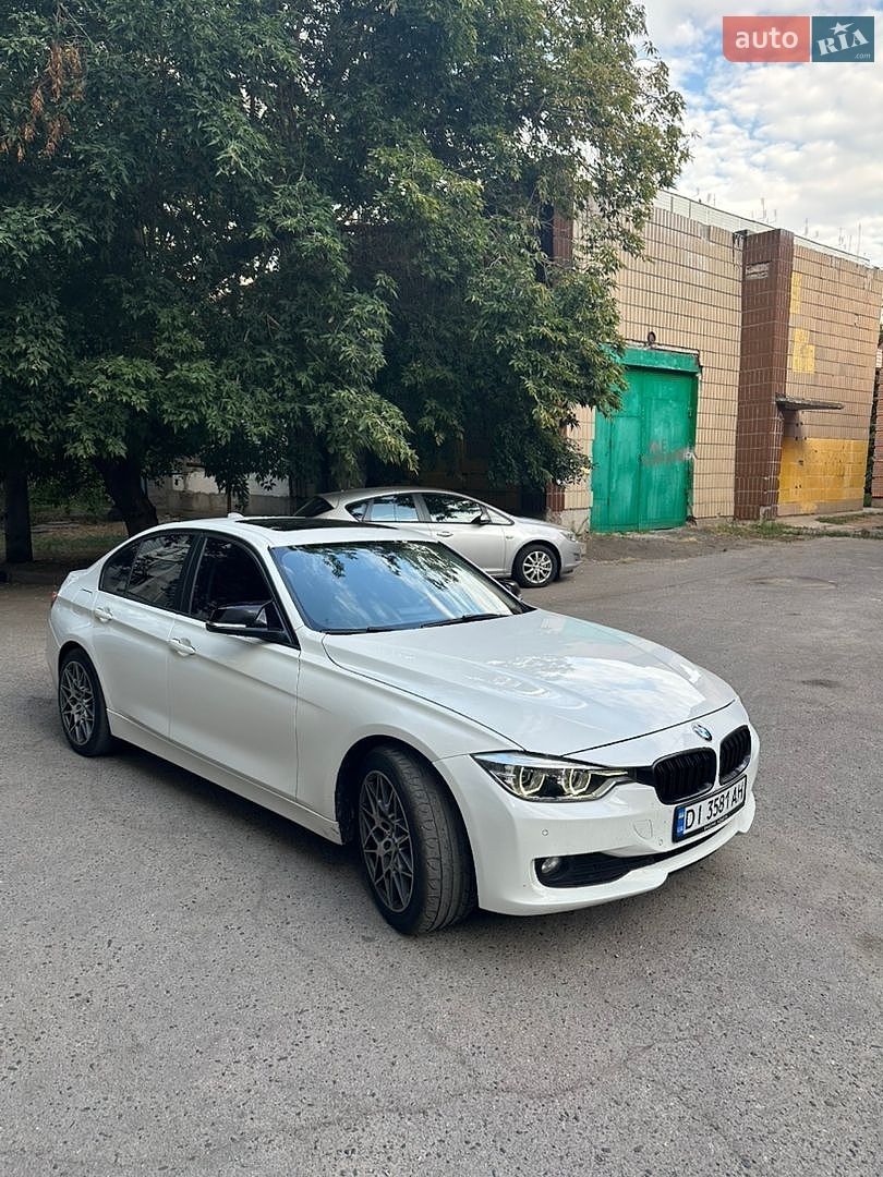BMW 3 Series 2014 VIN WBA3B1G50FNT02881 фото оголошення 2 з 7