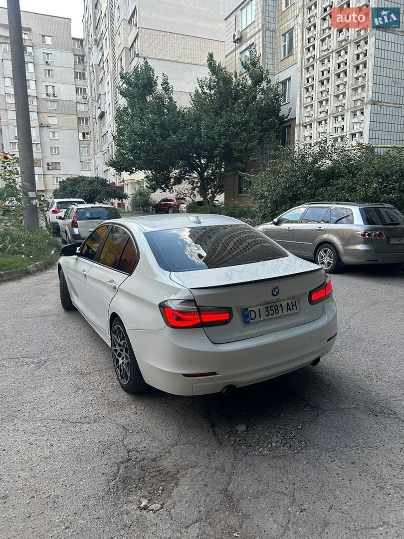 BMW 3 Series 2014 VIN WBA3B1G50FNT02881 фото оголошення 4 з 7