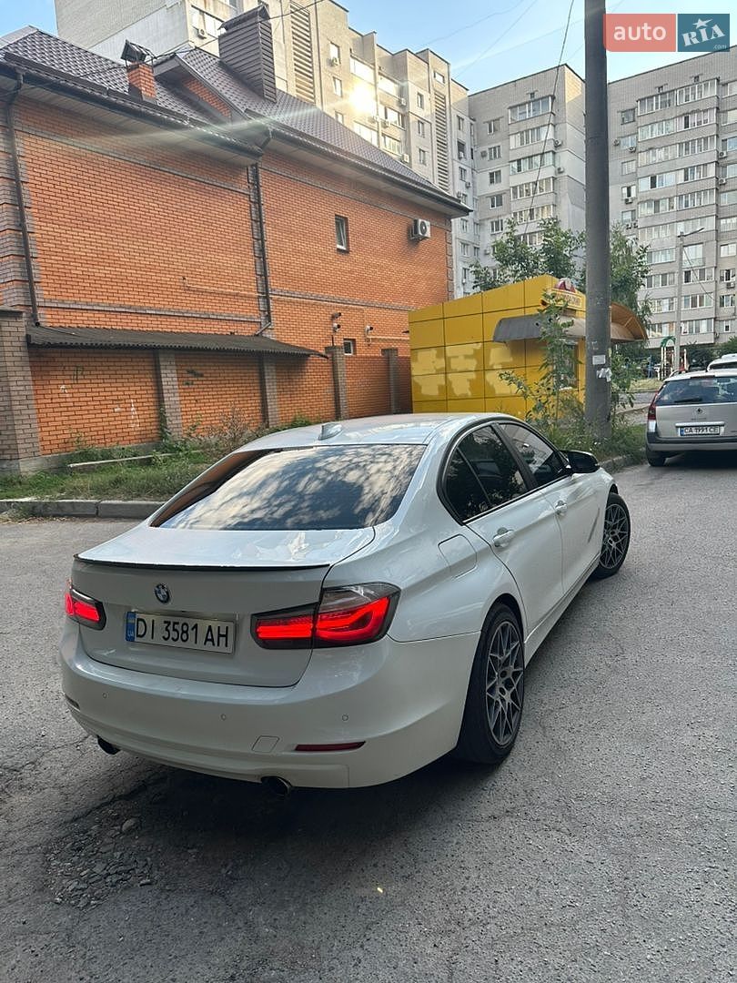 BMW 3 Series 2014 VIN WBA3B1G50FNT02881 фото оголошення 5 з 7