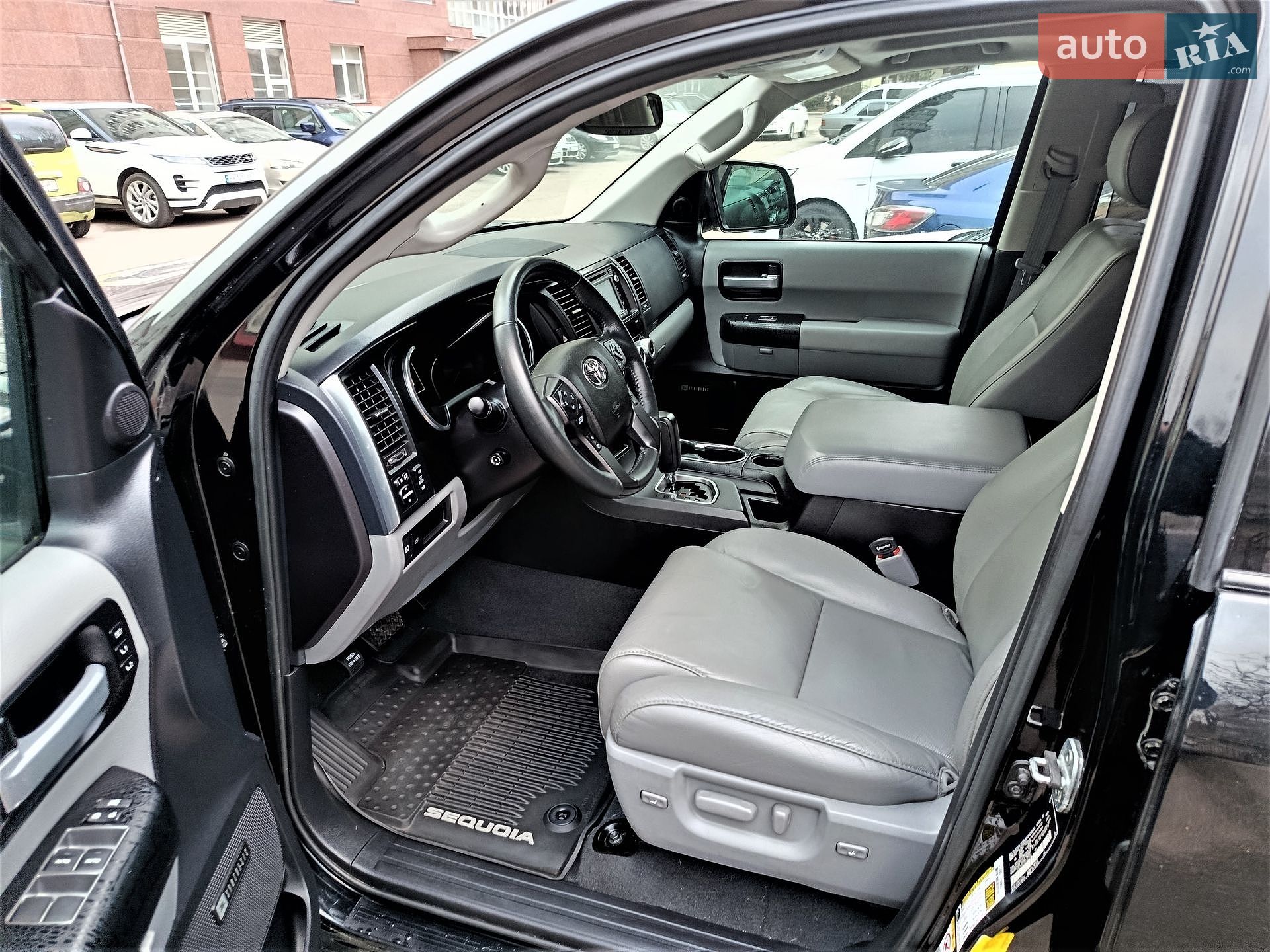 Toyota Sequoia 2018 VIN 5TDJY5G13KS167560 фото оголошення 3 з 60