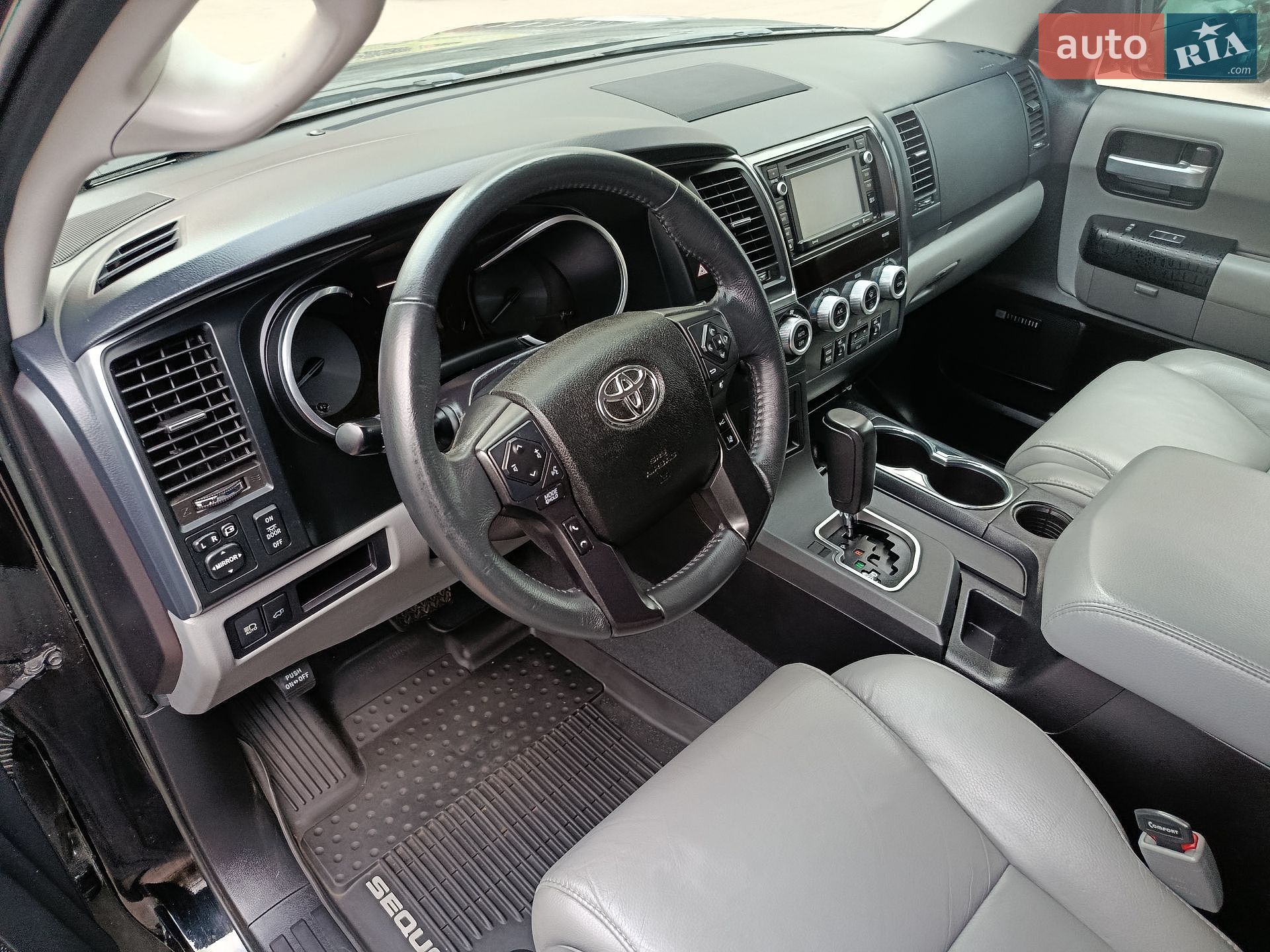 Toyota Sequoia 2018 VIN 5TDJY5G13KS167560 фото оголошення 6 з 60