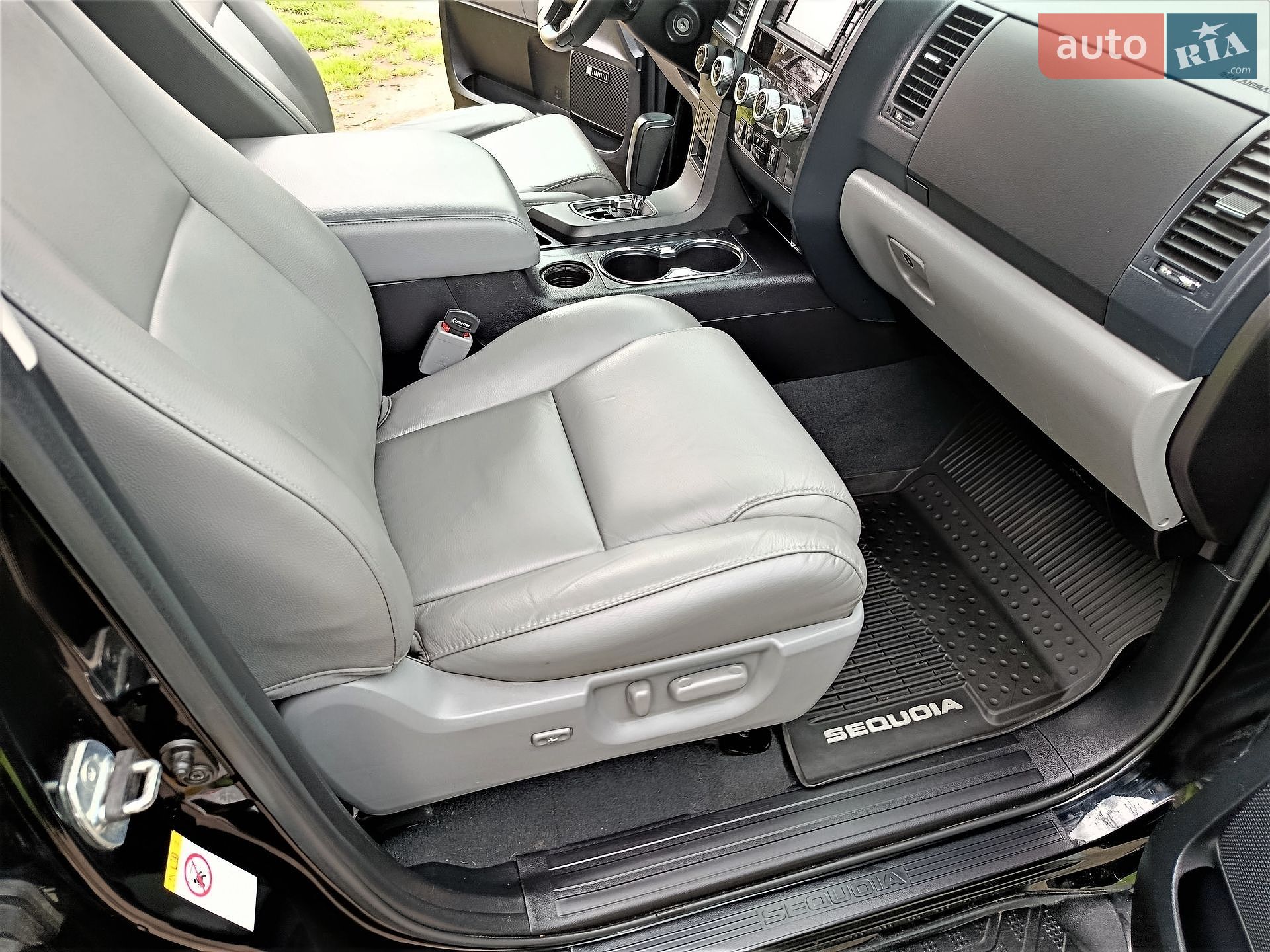 Toyota Sequoia 2018 VIN 5TDJY5G13KS167560 фото оголошення 37 з 60