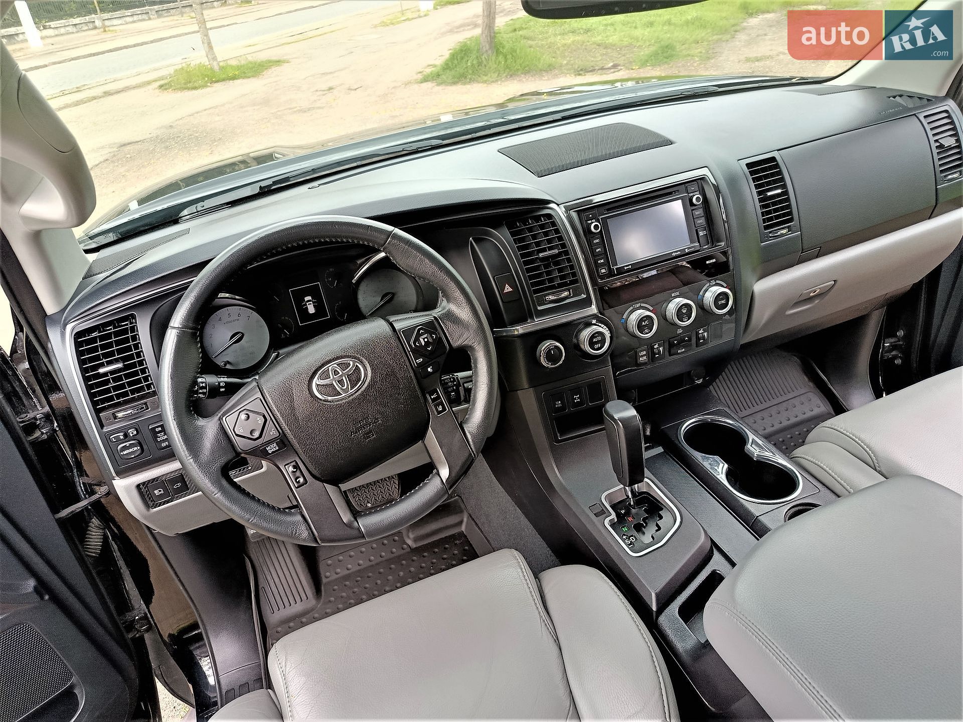 Toyota Sequoia 2018 VIN 5TDJY5G13KS167560 фото оголошення 40 з 60