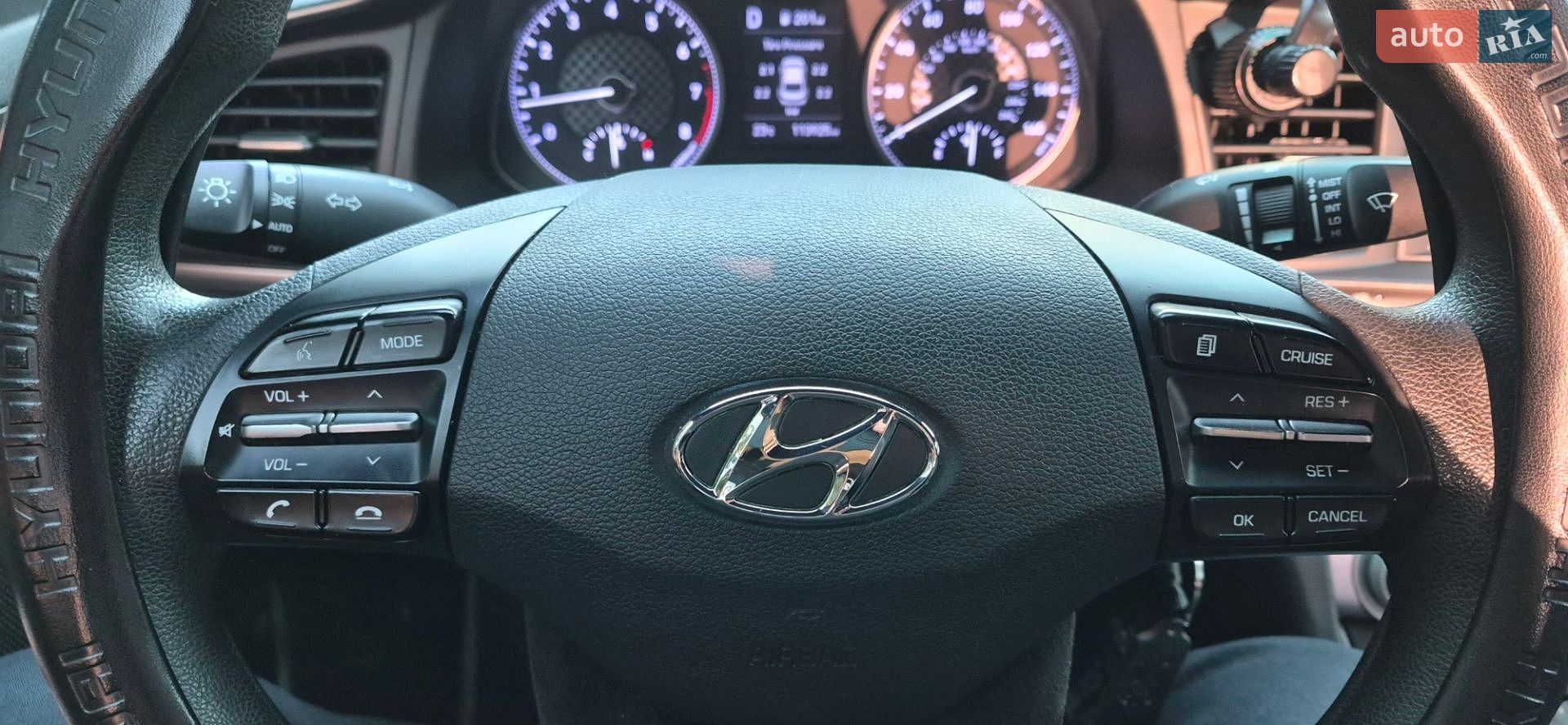 Hyundai Elantra 2019 VIN 5NPD84LF5KH444210 фото оголошення 4 з 14