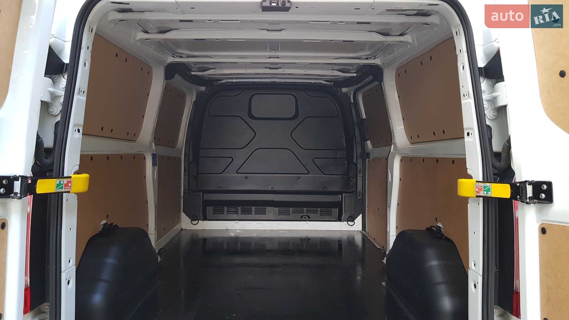 Ford Transit Custom 2019 VIN WF0YXXTTGYKK72753 фото оголошення 47 з 78