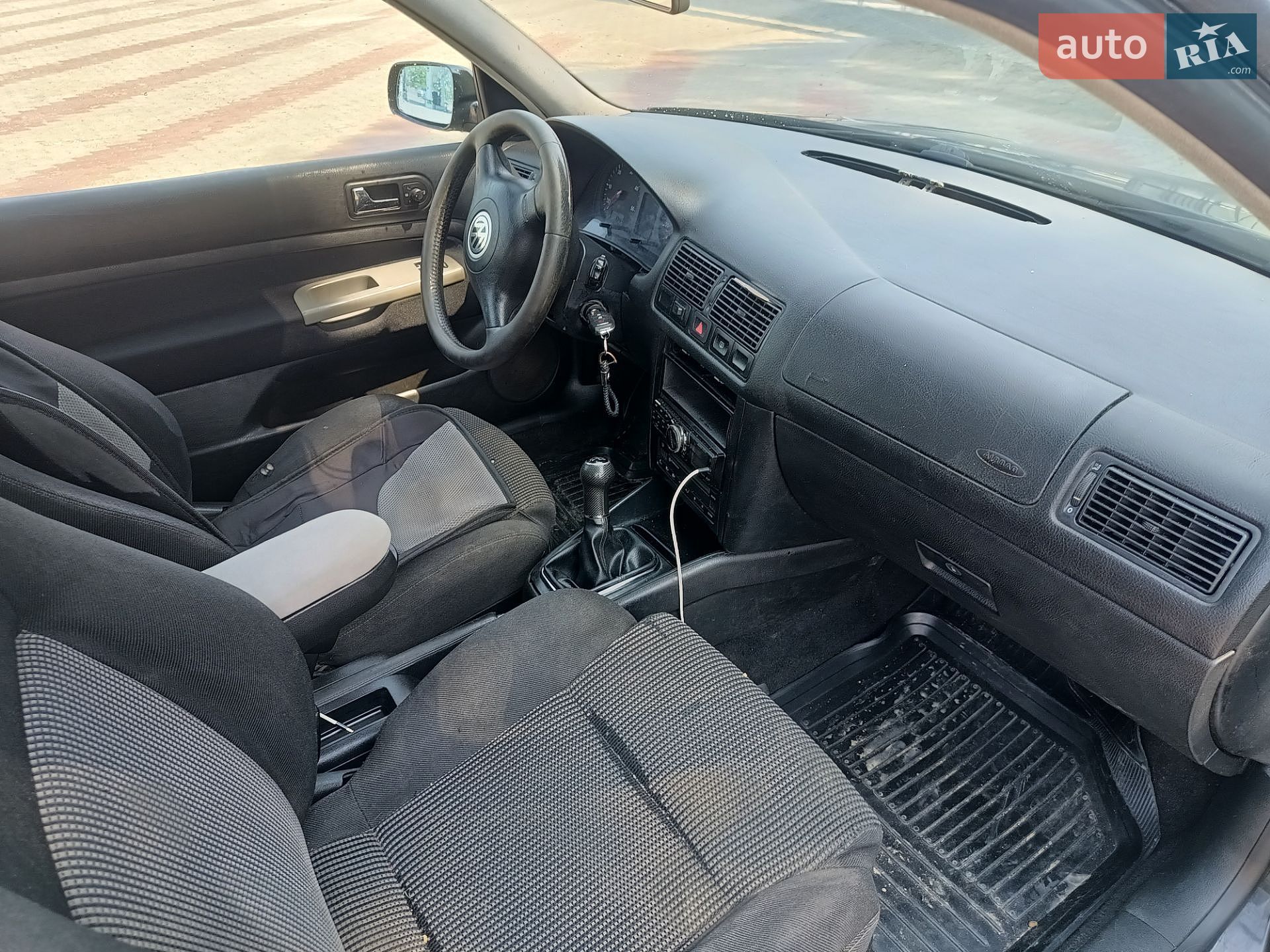 Volkswagen Golf 1999 VIN WVWZZZ1JZYD131825 фото оголошення 3 з 13