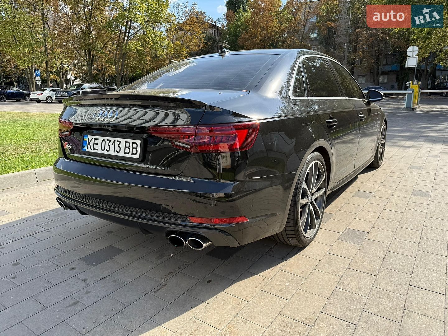 Audi S4 2017 VIN WAUC4AF48JA068914 фото оголошення 5 з 19