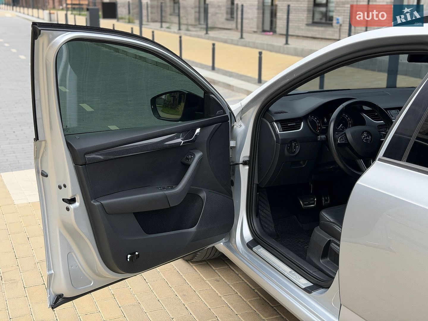 Skoda Octavia 2014 VIN TMBJK9NE6E0219785 фото оголошення 27 з 80