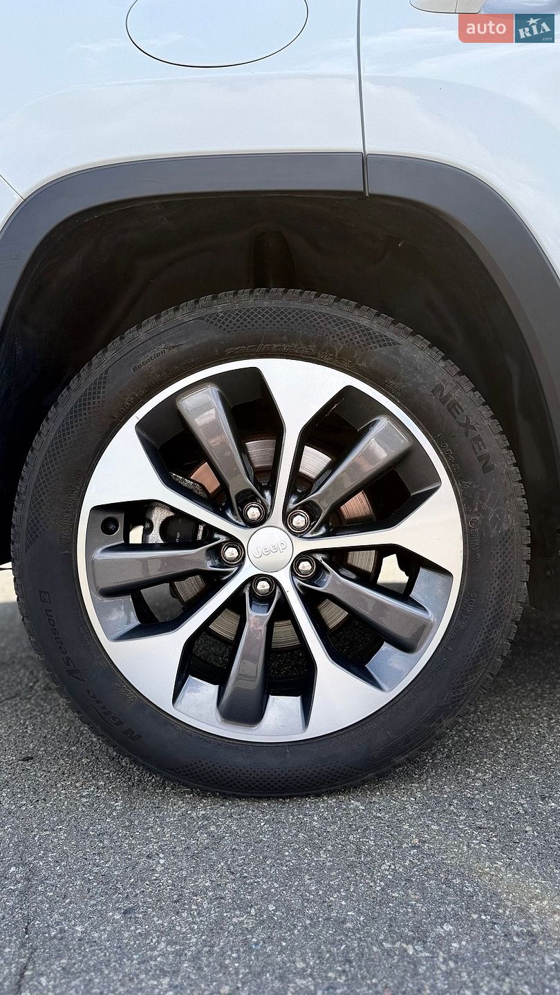 Jeep Cherokee 2022 VIN 1C4PJMDXXND548310 фото оголошення 9 з 28