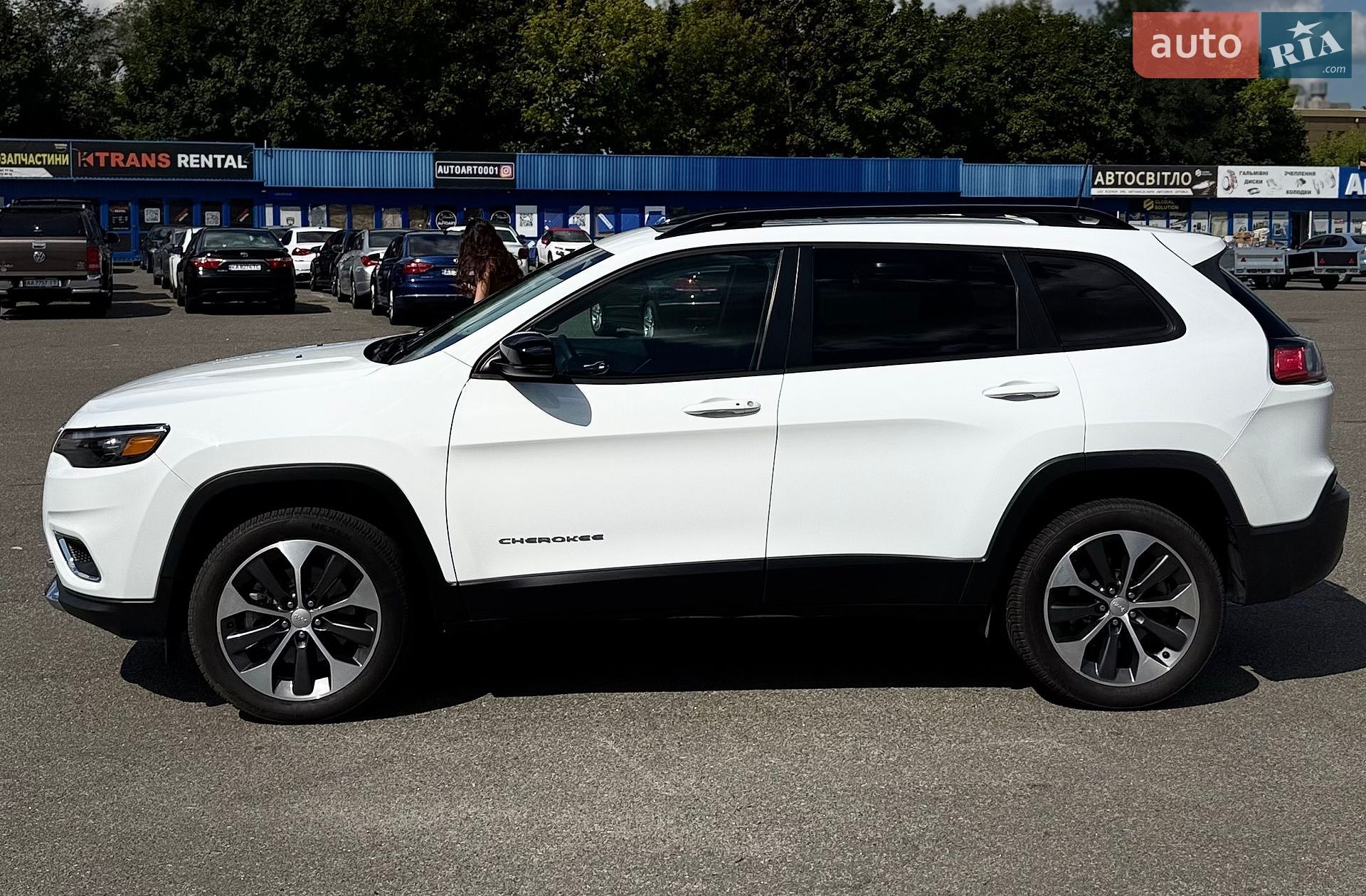 Jeep Cherokee 2022 VIN 1C4PJMDXXND548310 фото оголошення 2 з 28