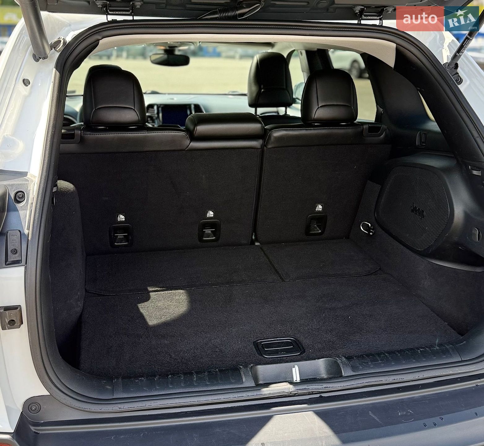 Jeep Cherokee 2022 VIN 1C4PJMDXXND548310 фото оголошення 14 з 28