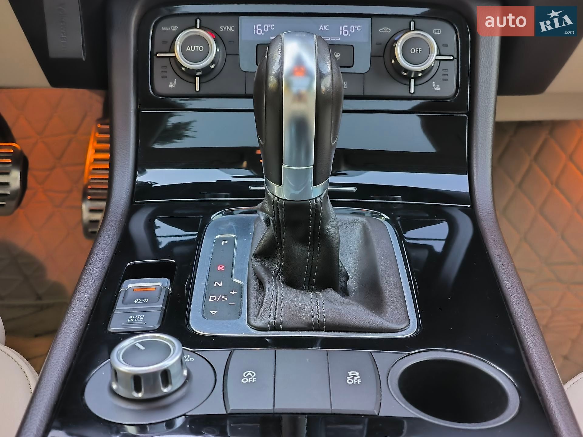 Volkswagen Touareg 2014 VIN WVGZZZ7PZED044873 фото оголошення 53 з 193
