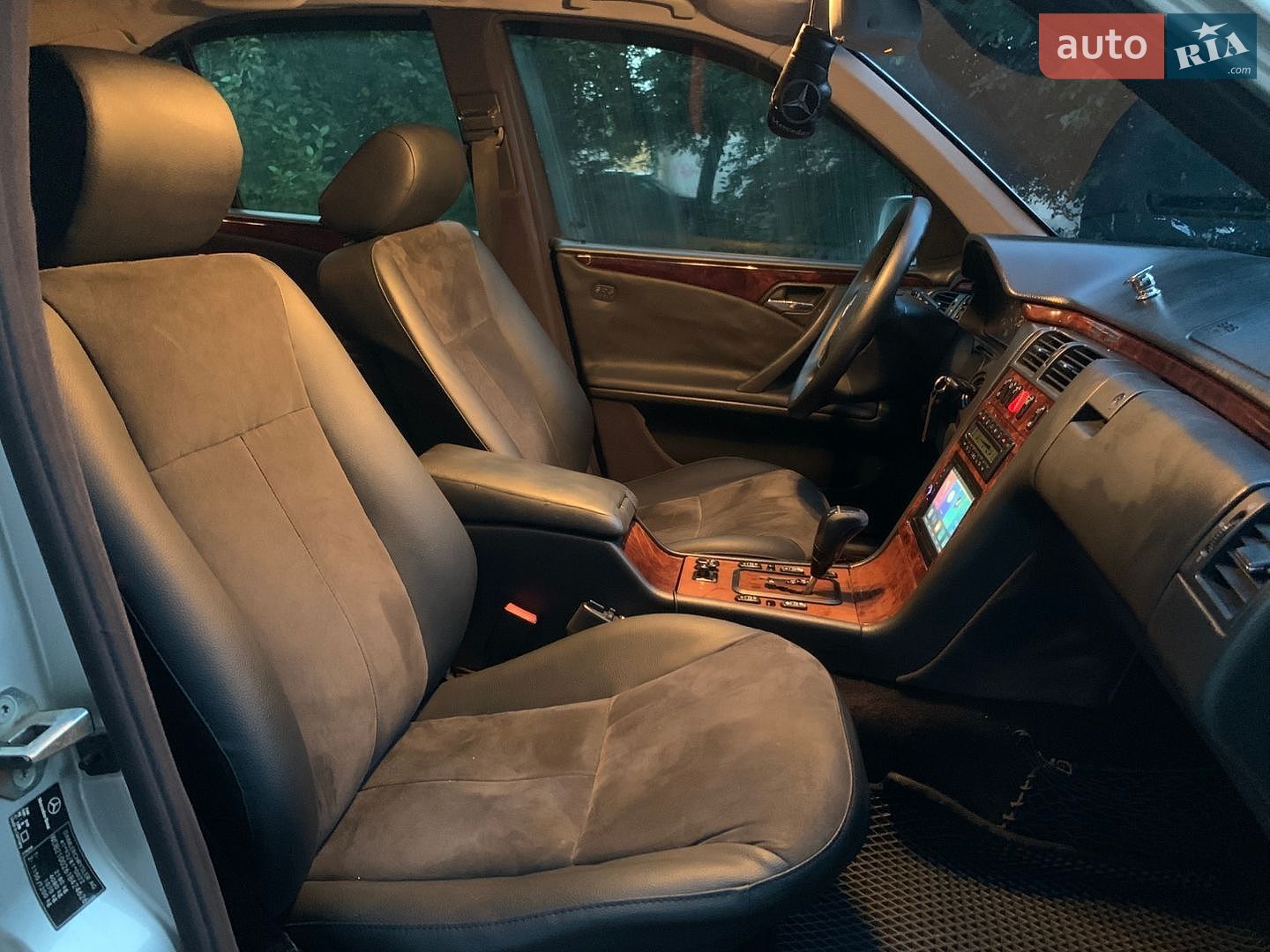 Mercedes-Benz E-Class 2001 VIN WDB2100261B424626 фото оголошення 17 з 30