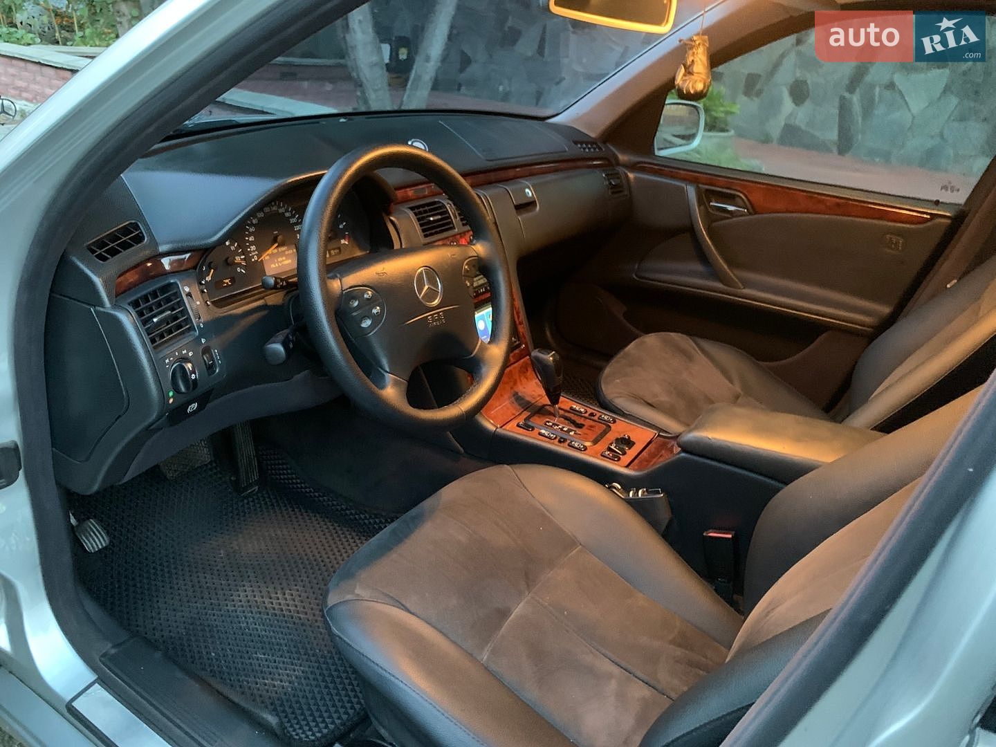 Mercedes-Benz E-Class 2001 VIN WDB2100261B424626 фото оголошення 12 з 30