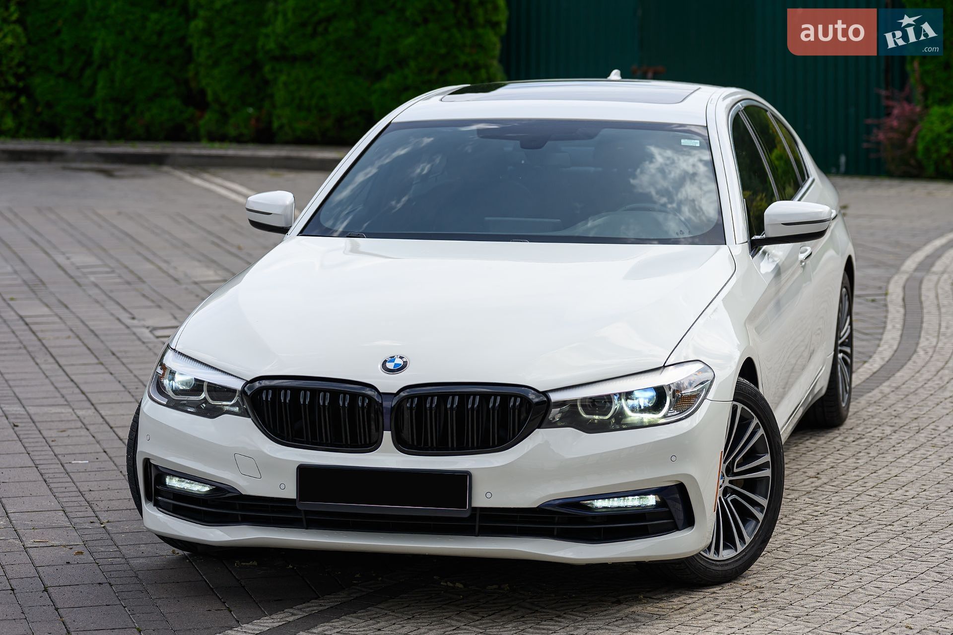 BMW 5 Series 2017 VIN WBAJA5C36HG895028 фото оголошення 2 з 65
