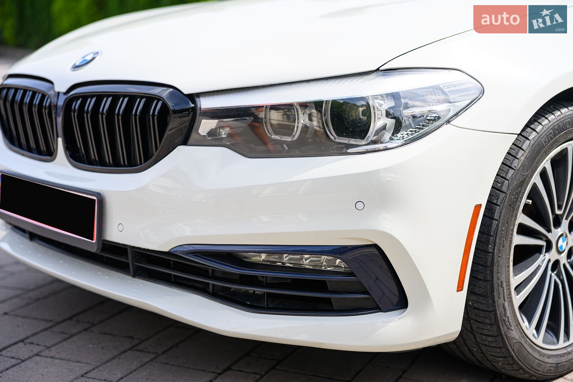 BMW 5 Series 2017 VIN WBAJA5C36HG895028 фото оголошення 12 з 65