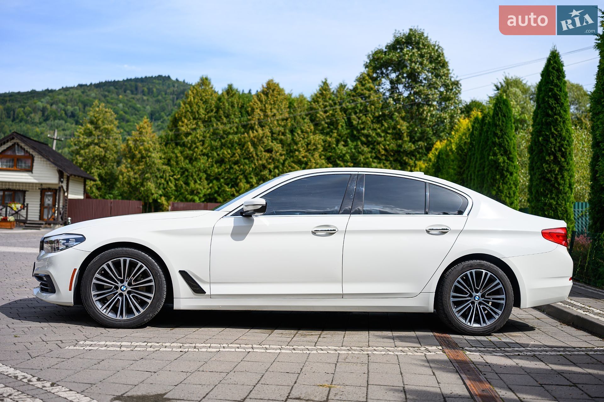 BMW 5 Series 2017 VIN WBAJA5C36HG895028 фото оголошення 32 з 65