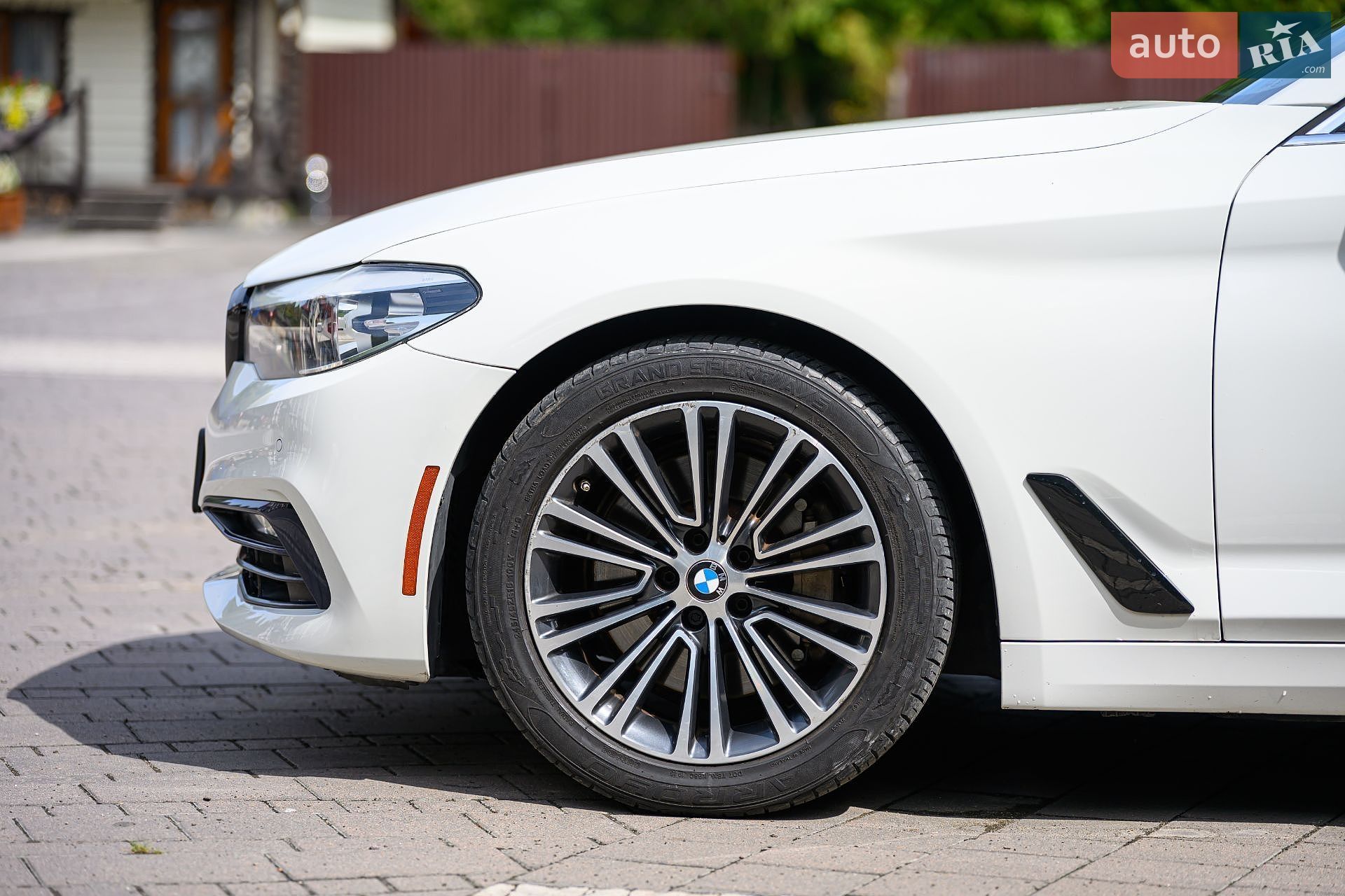 BMW 5 Series 2017 VIN WBAJA5C36HG895028 фото оголошення 33 з 65