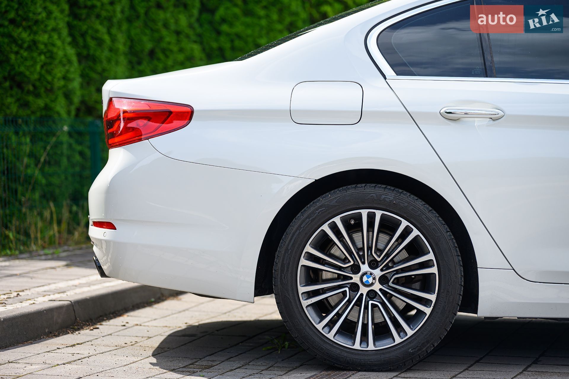BMW 5 Series 2017 VIN WBAJA5C36HG895028 фото оголошення 30 з 65