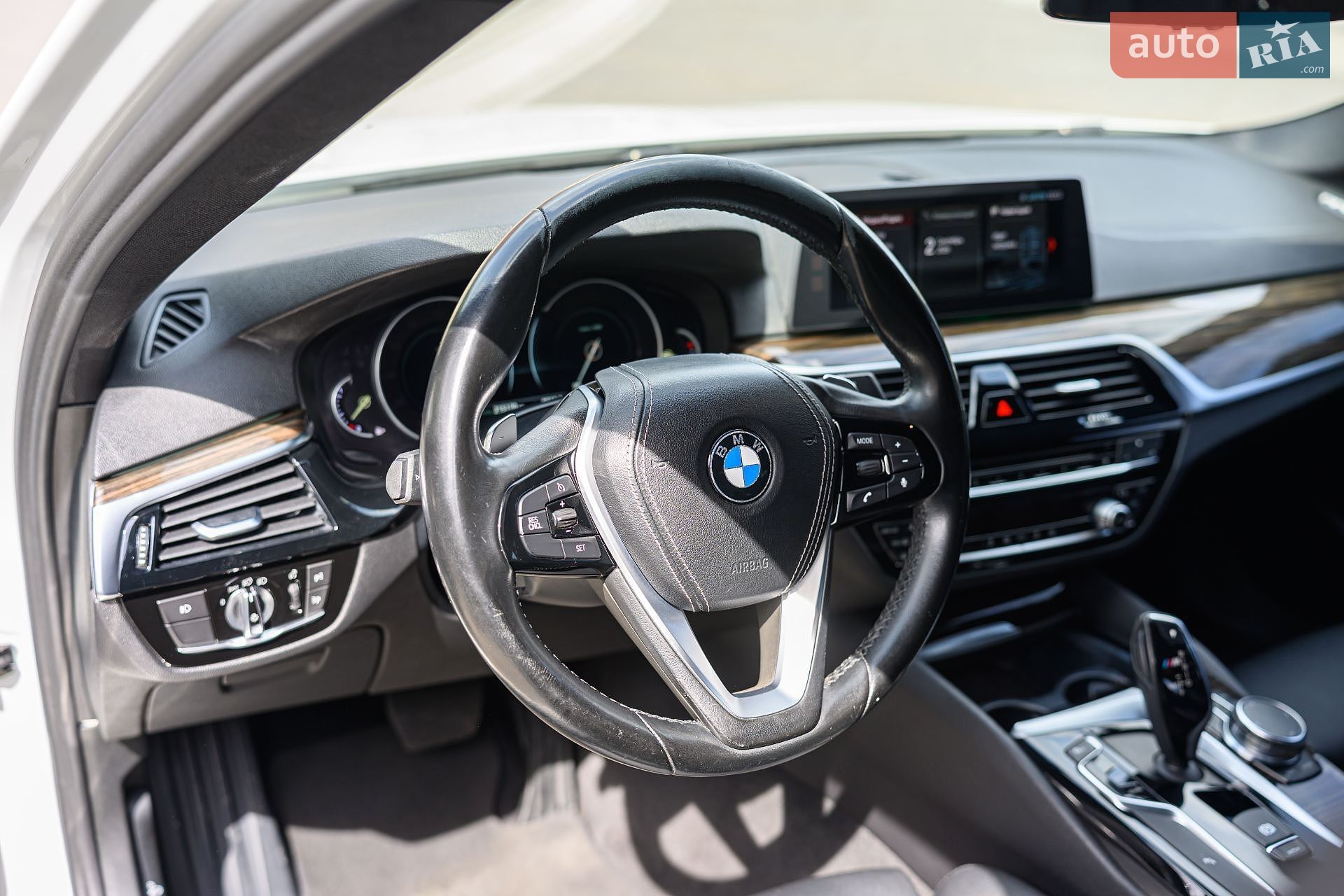 BMW 5 Series 2017 VIN WBAJA5C36HG895028 фото оголошення 49 з 65